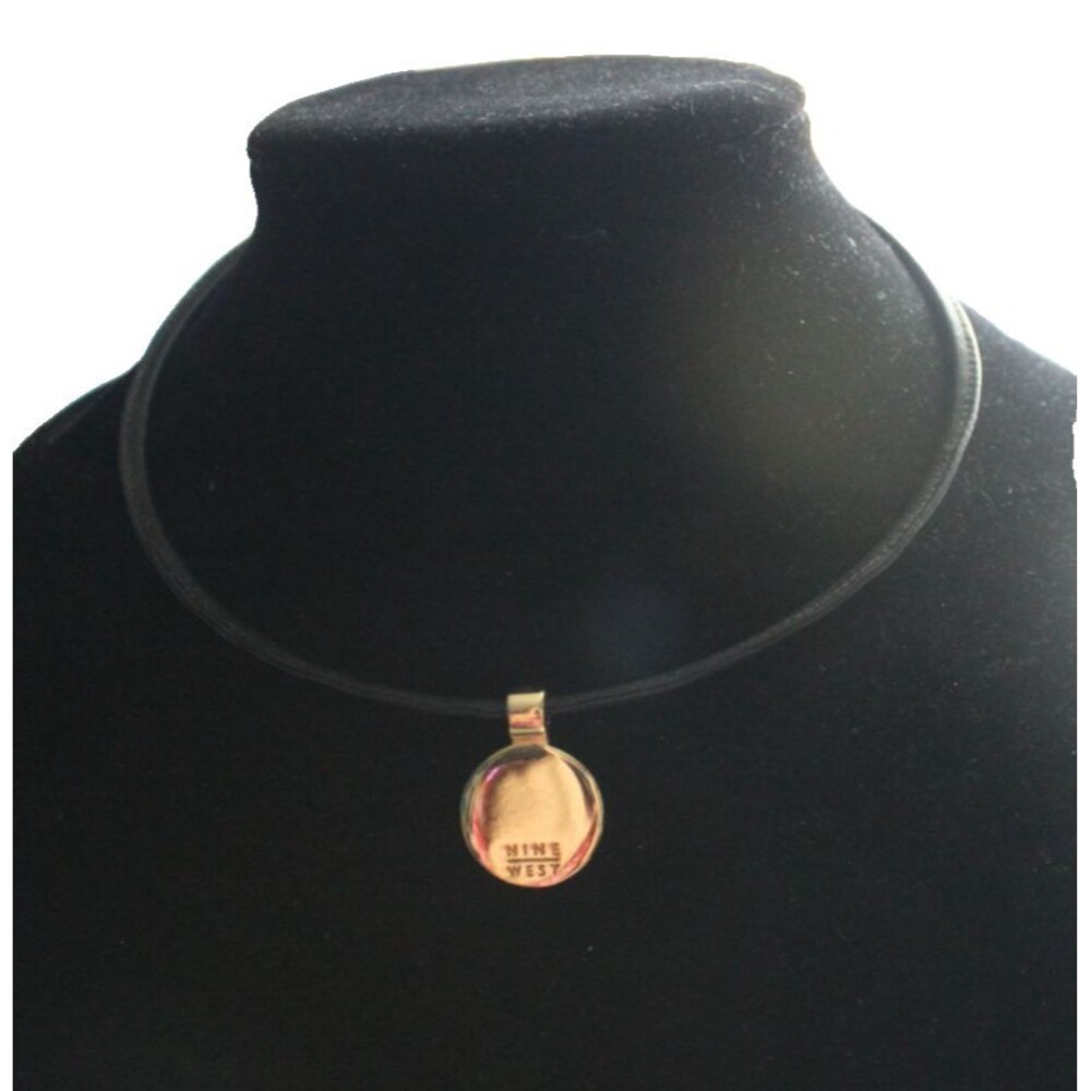 Nine West Pendant Necklace Gold Tone 15.5" Black Leather Cord Choker